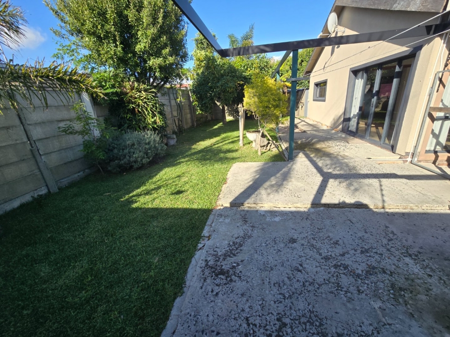 4 Bedroom Property for Sale in Wetton Western Cape